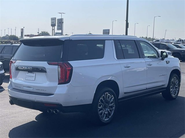 2023 Gmc Yukon XL Denali Ultimate photo 3