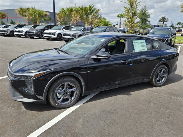2025 Kia K4 LXS photo 2
