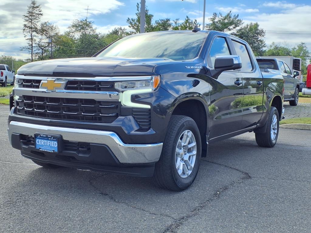 2022 Chevrolet Silverado 1500 LT photo 4
