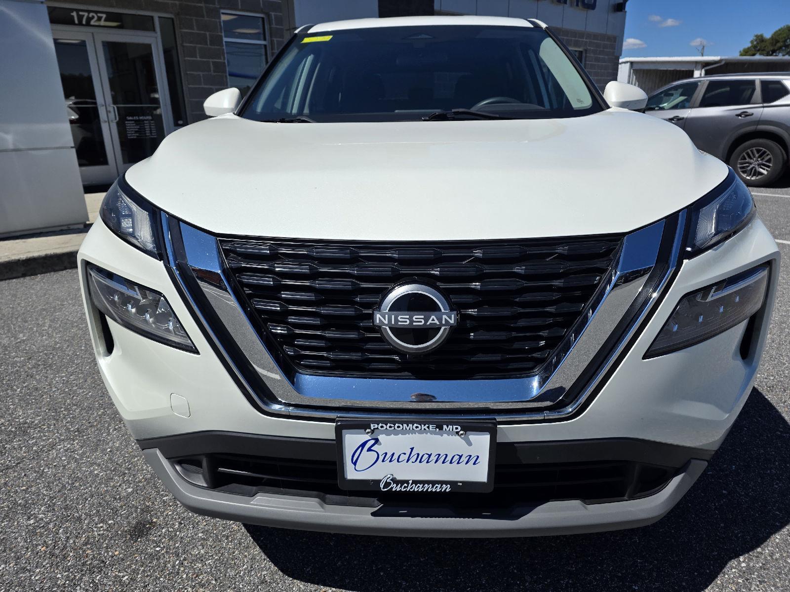 2023 Nissan Rogue SV photo 2