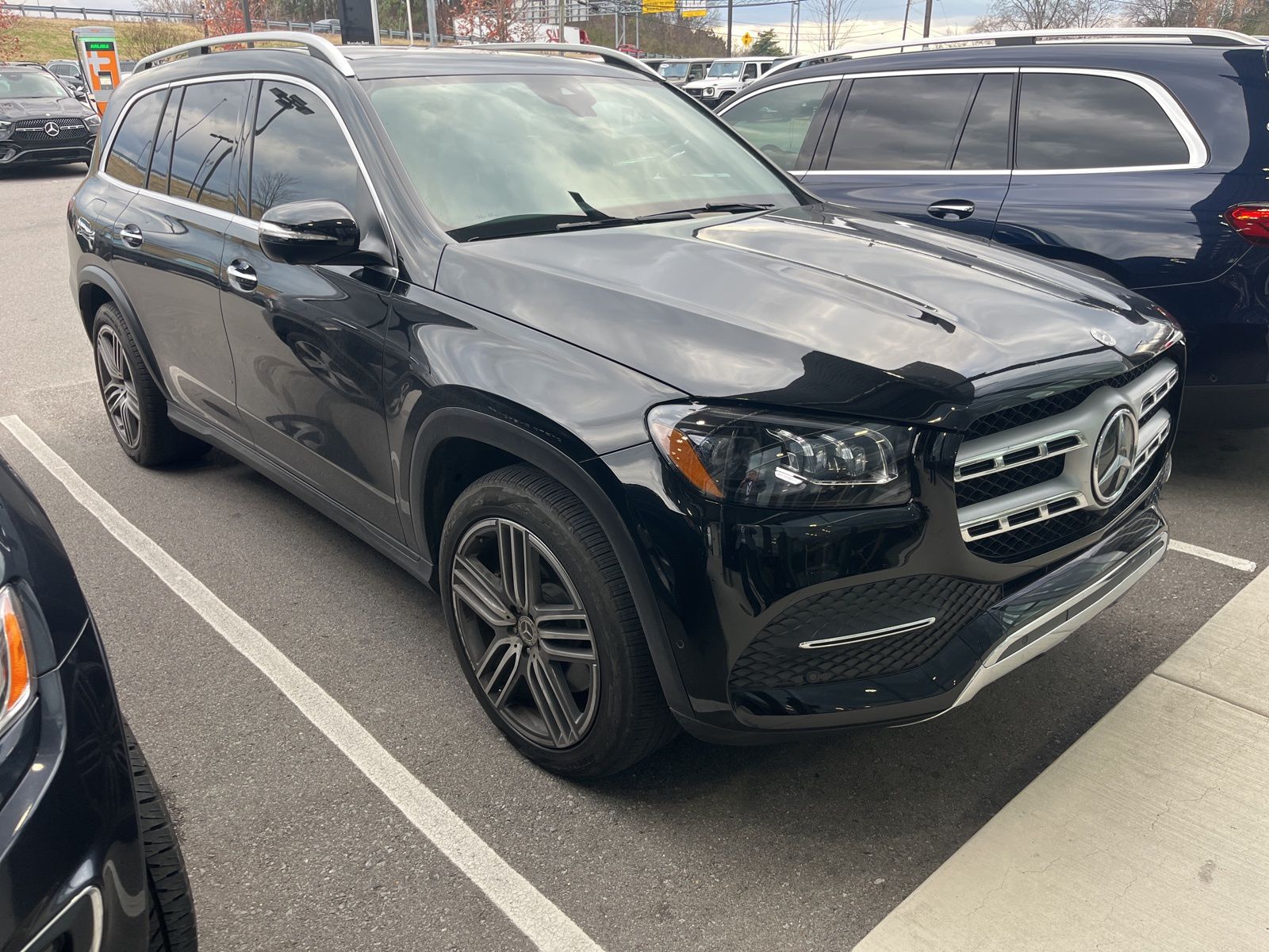 2023 Mercedes-Benz GLS Base's photo