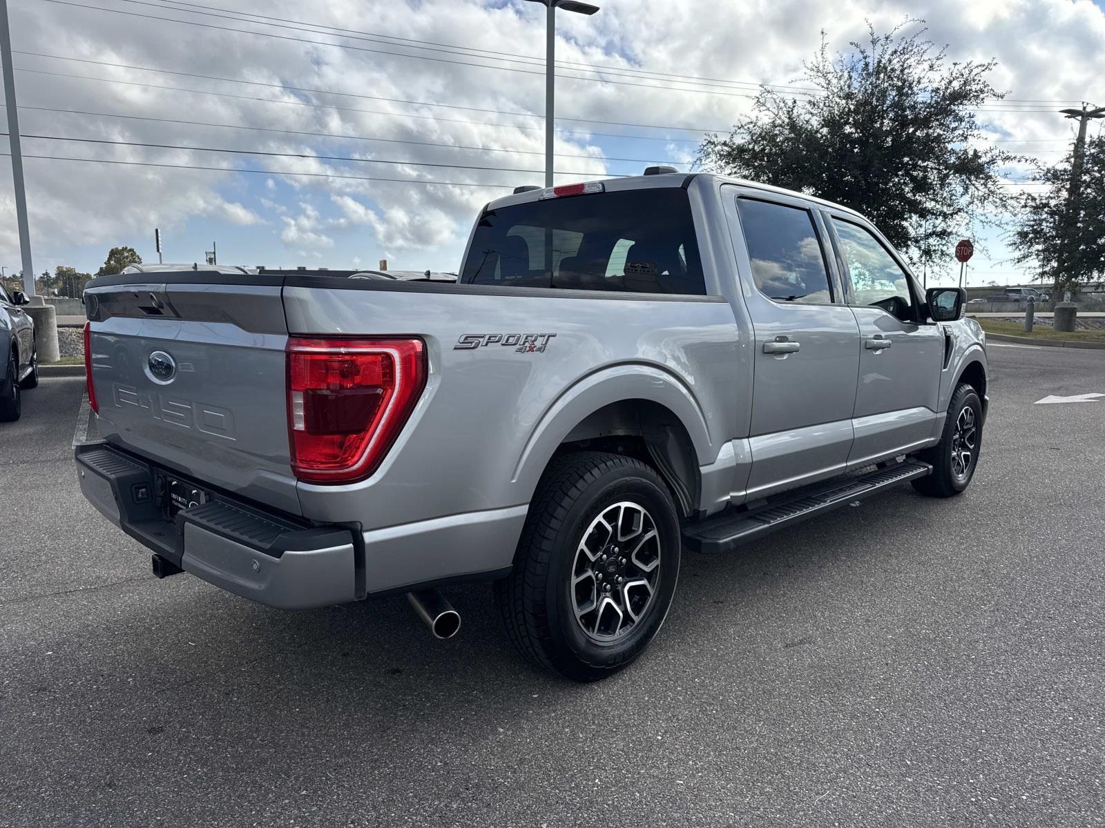 2023 Ford F-150 XLT photo 3