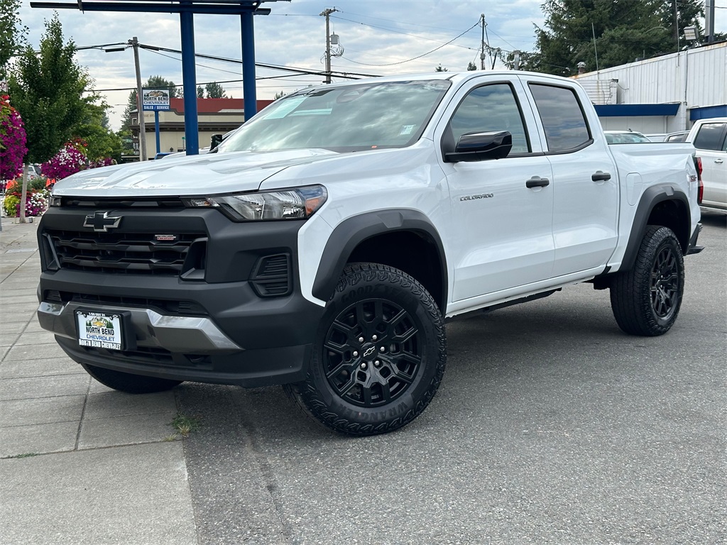 2024 Chevrolet Colorado Trail Boss photo 2