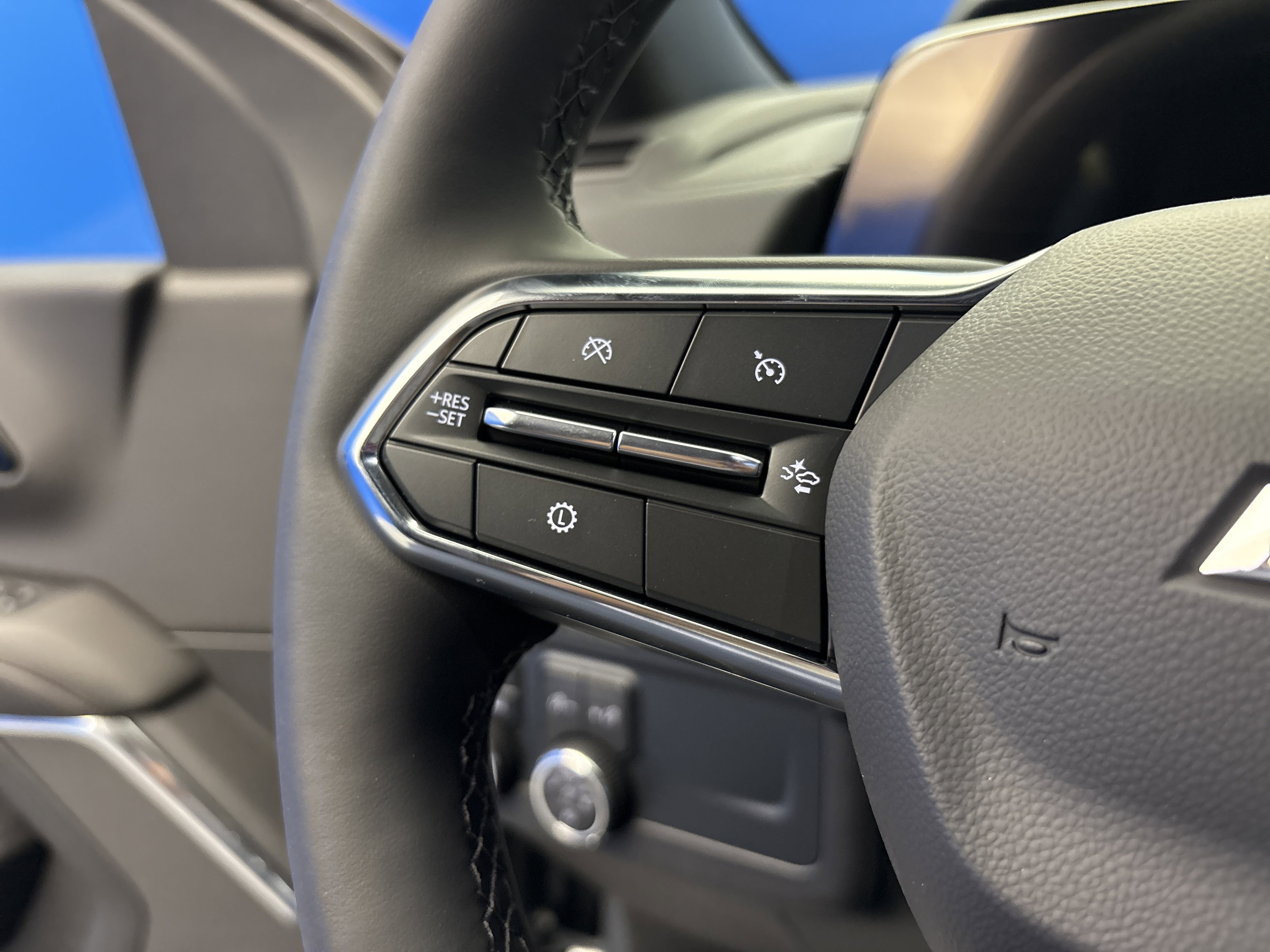 2025 Chevrolet Suburban High Country photo 6