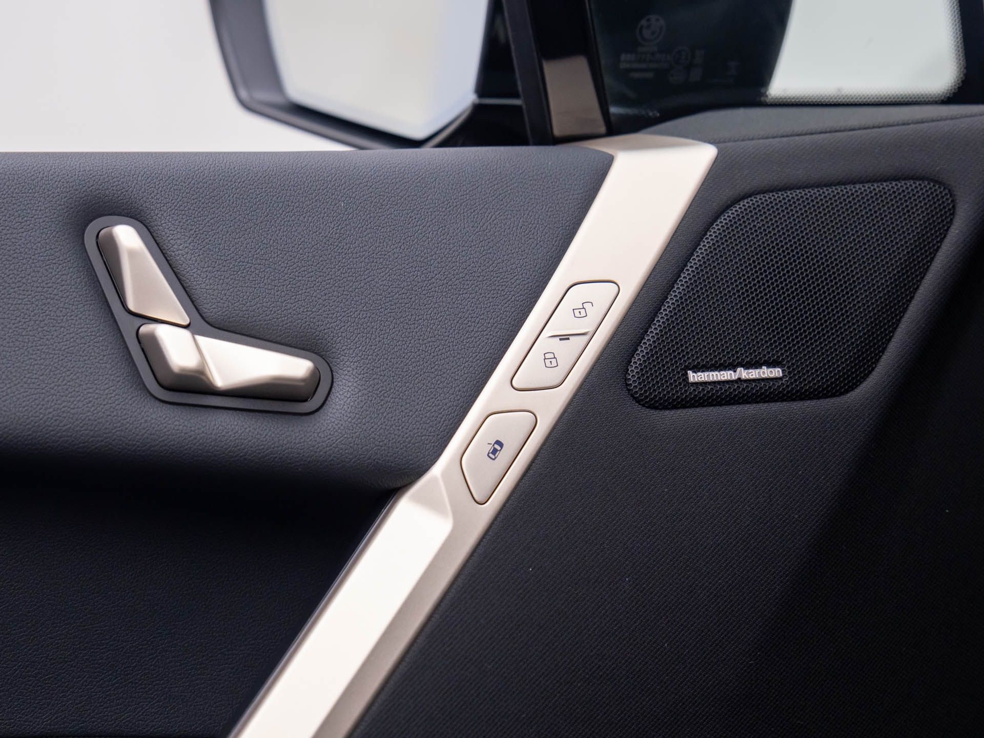 2025 Bmw iX photo 9