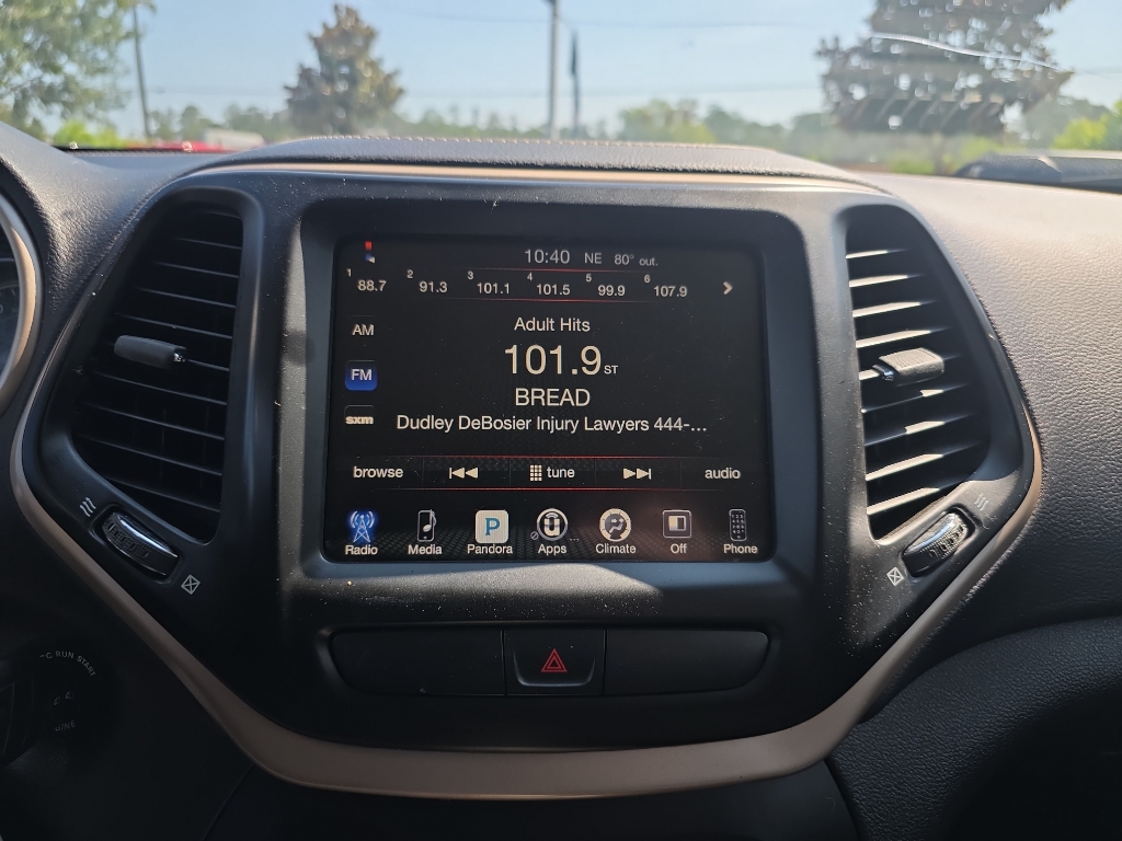 2017 Jeep Cherokee Latitude photo 16