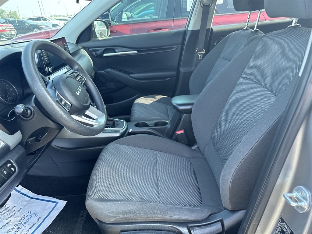 2022 Kia Seltos LX photo 17