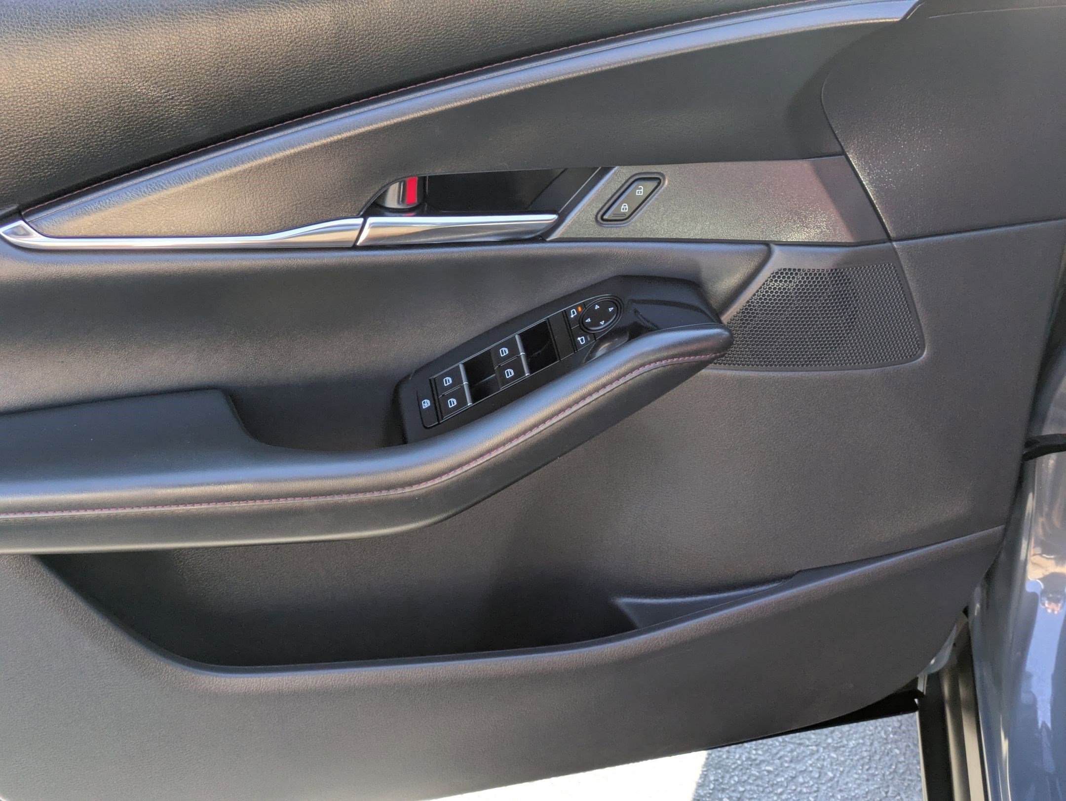 2024 Mazda CX-30 2.5 S Carbon photo 12