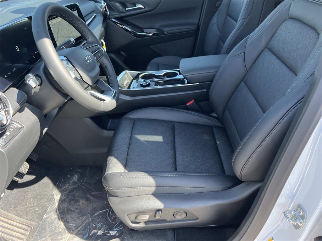 2026 Chevrolet Equinox LT photo 11