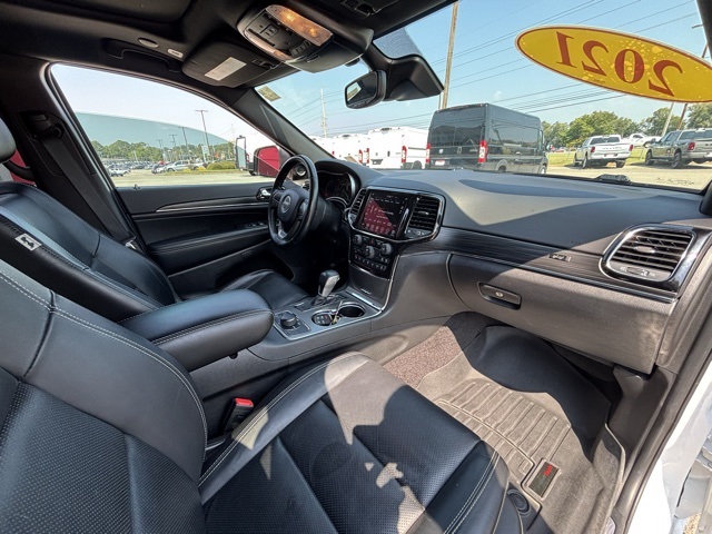 2021 Jeep Grand Cherokee Anniversary Edition photo 3