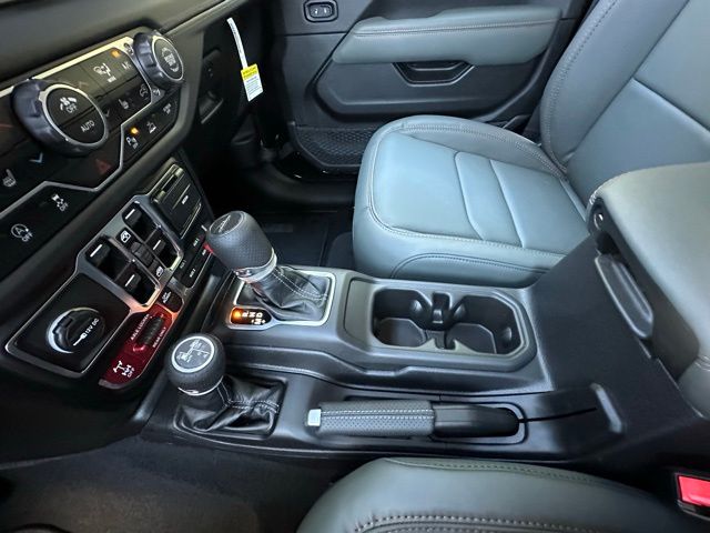 2025 Jeep Gladiator Mojave photo 26