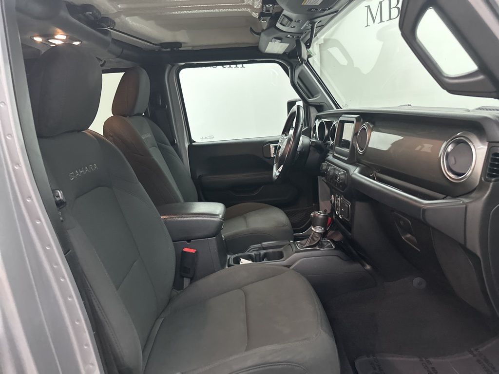 2020 Jeep Wrangler Unlimited Sahara photo 22