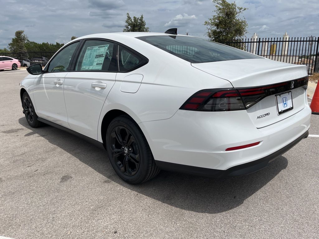2025 Honda Accord SE photo 4