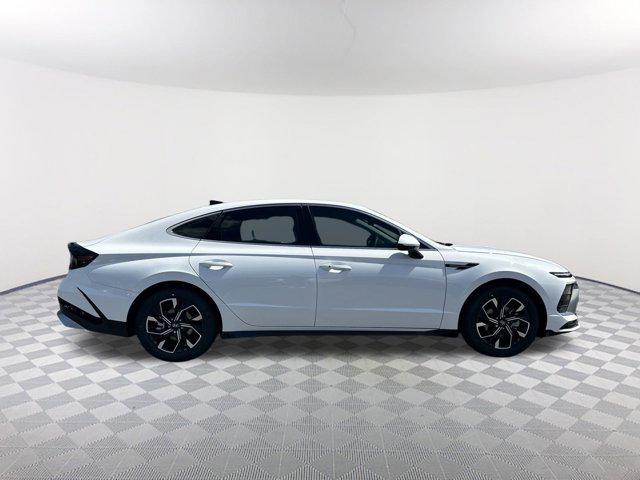 2025 Hyundai Sonata SEL photo 4