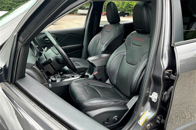 2020 Jeep Cherokee Trailhawk photo 16