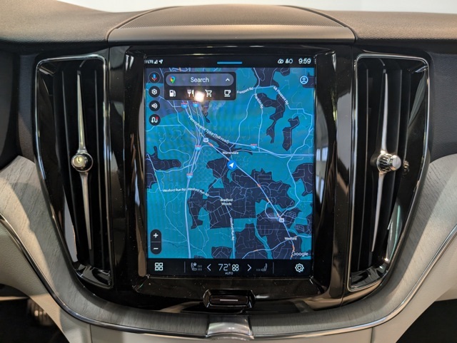 2025 Volvo XC60 B5 Plus photo 17