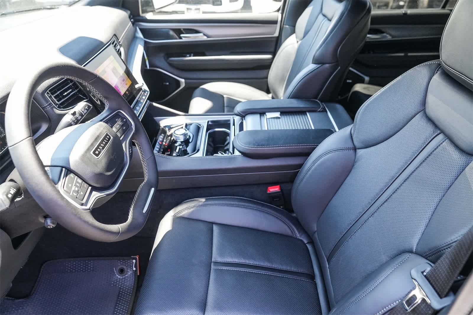 2025 Jeep Wagoneer L Series III photo 20