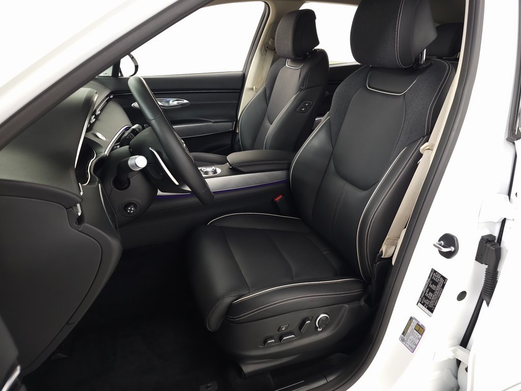 2024 Genesis Electrified GV70 Advanced photo 16