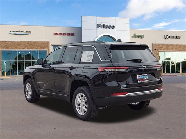 2025 Jeep Grand Cherokee Laredo X photo 3