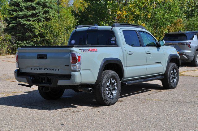 2023 Toyota Tacoma TRD Off-Road photo 3