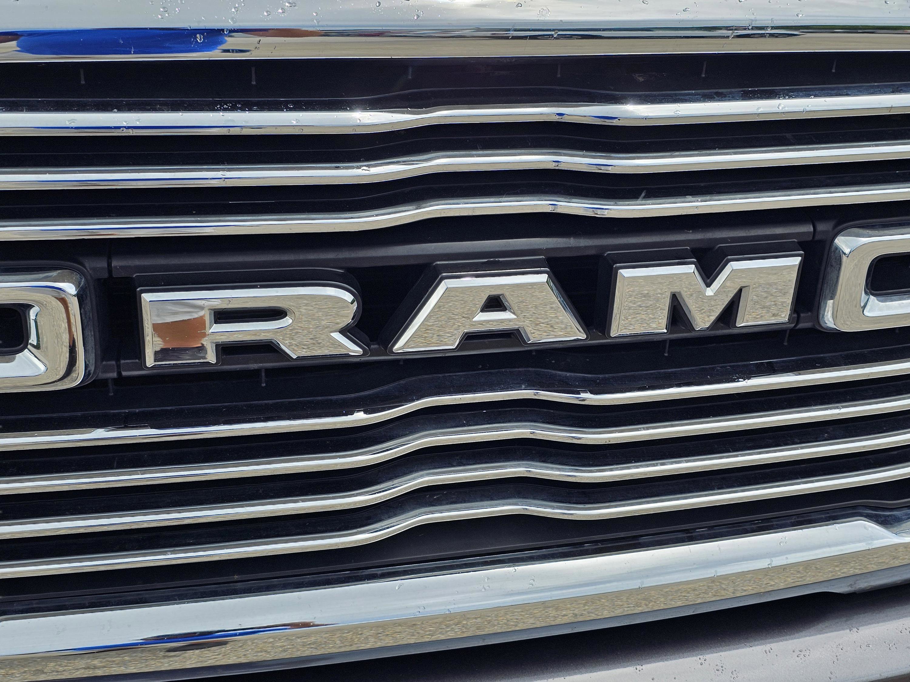 2024 Ram 2500 Laramie photo 3