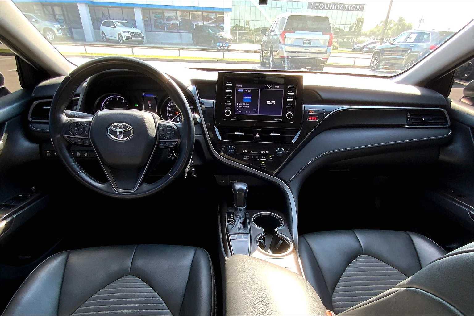 2022 Toyota Camry SE photo 13