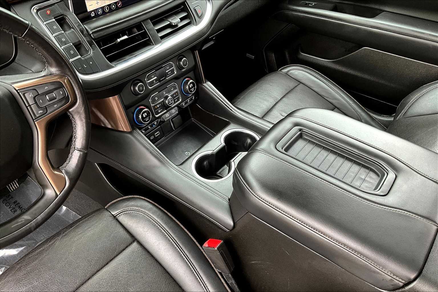 2021 Chevrolet Suburban High Country photo 16