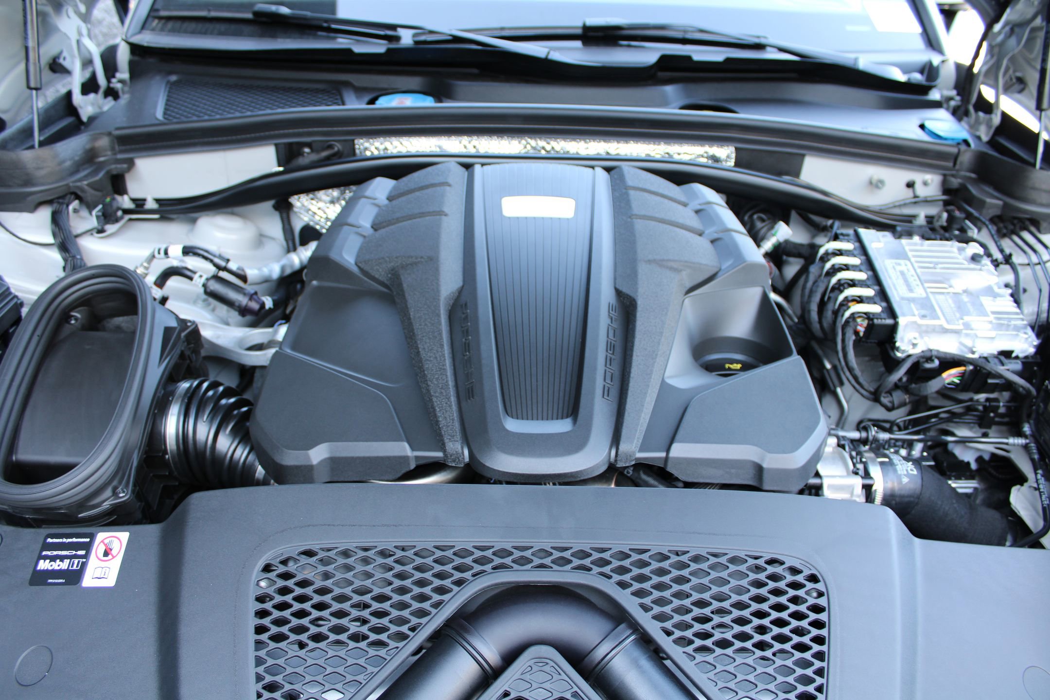 2026 Porsche Macan GTS photo 25