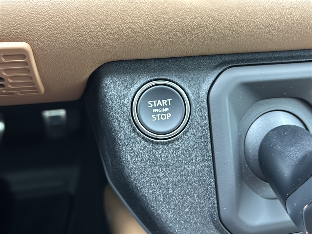 2025 Land Rover Defender 130 S photo 18