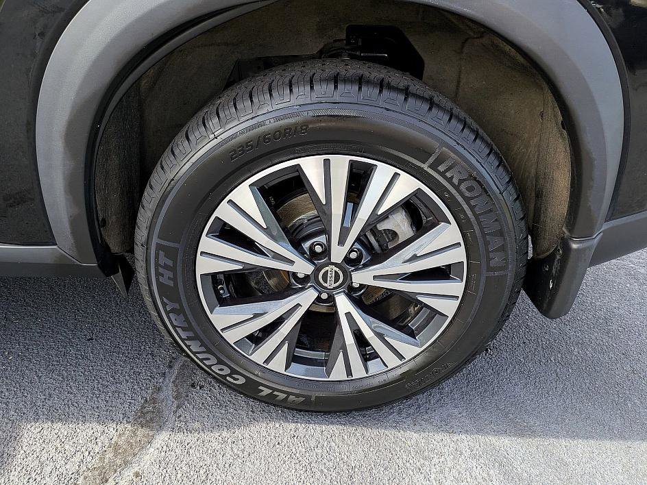 2021 Nissan Rogue SV photo 9