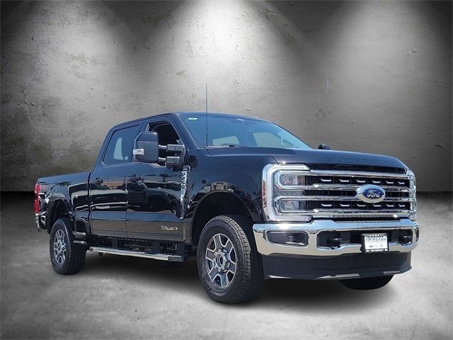 2025 Ford F-250 Lariat photo 2