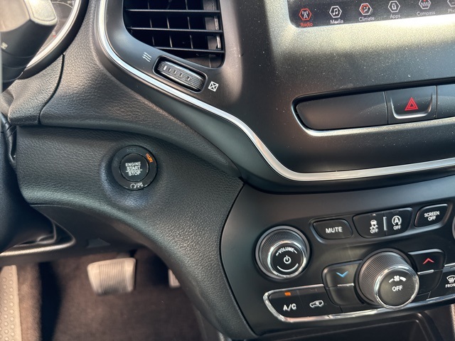 2019 Jeep Cherokee Latitude photo 21