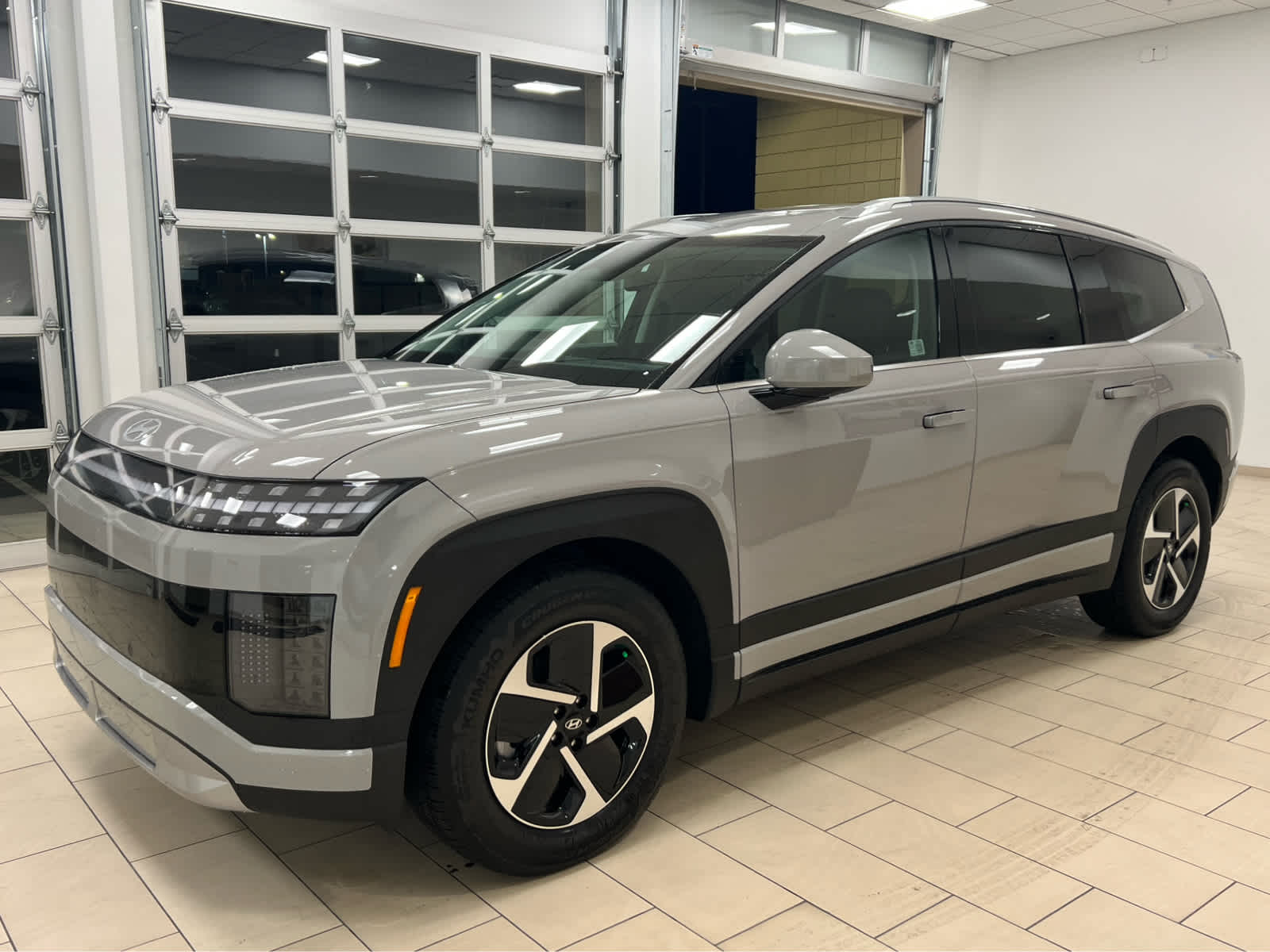 2026 Hyundai IONIQ 9 SE's photo