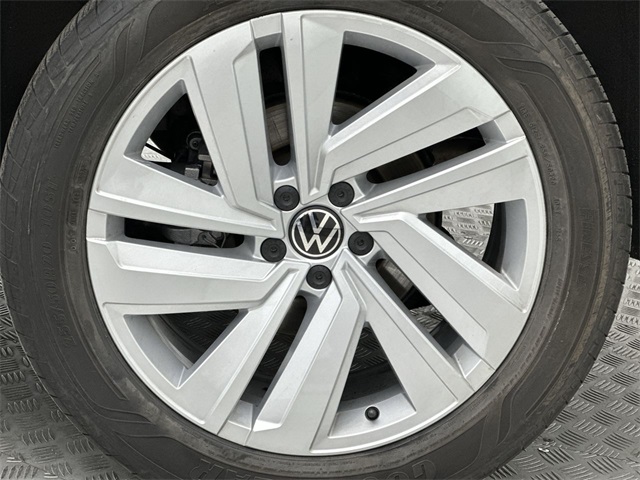 2021 Volkswagen Atlas SEL photo 2