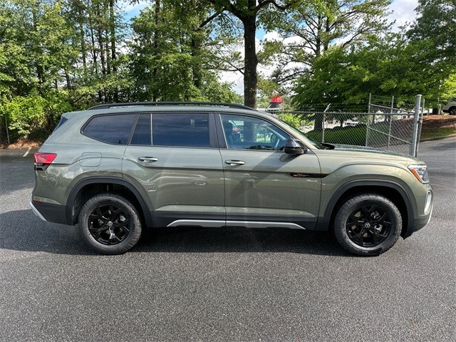 2025 Volkswagen Atlas Peak Edition SE photo 8