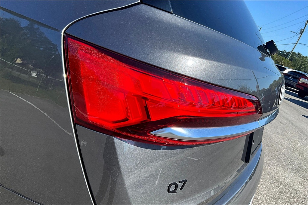 2025 Audi Q7 55 Premium Plus photo 16