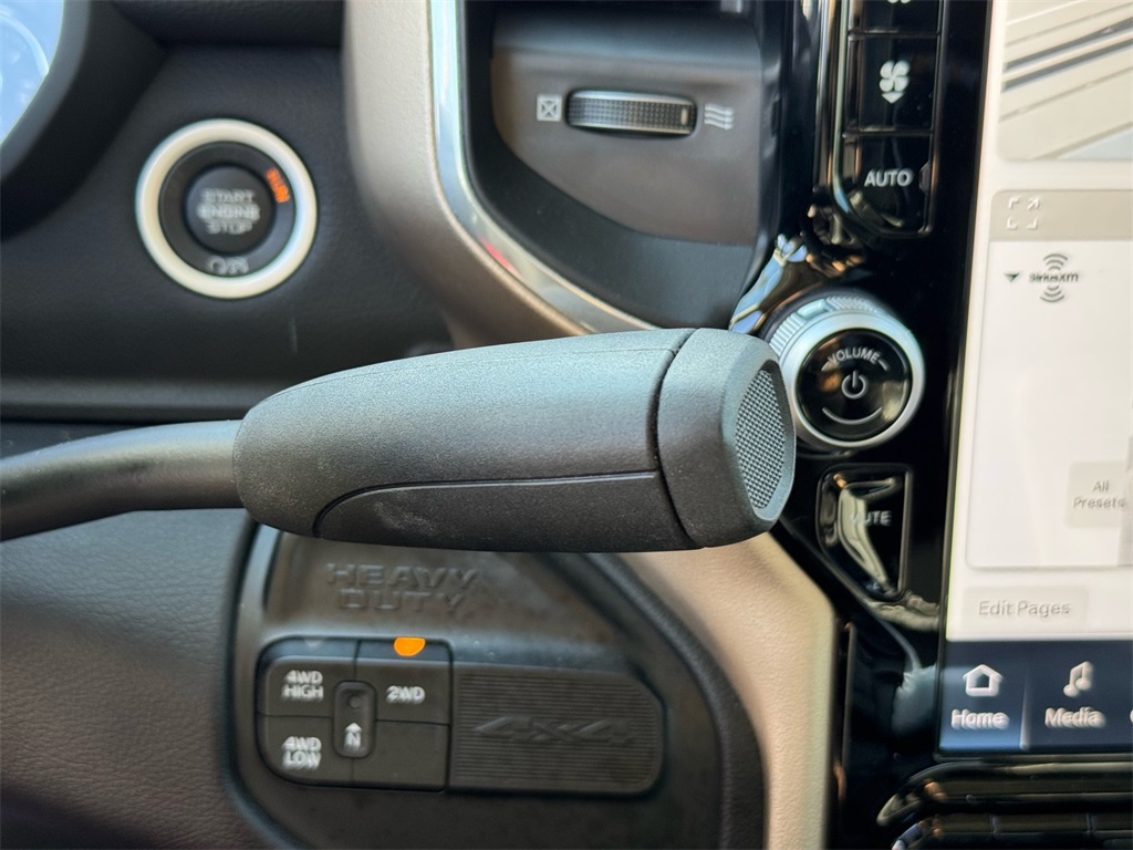 2024 Ram 3500 Laramie photo 31