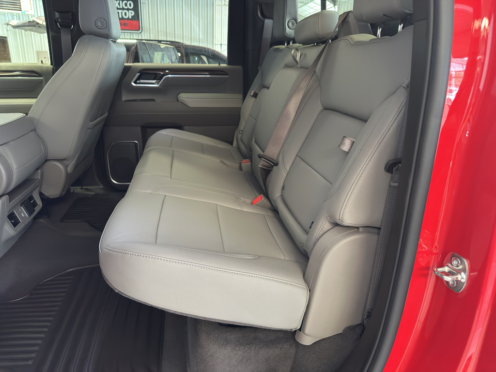2026 Chevrolet Silverado 2500HD LT photo 8