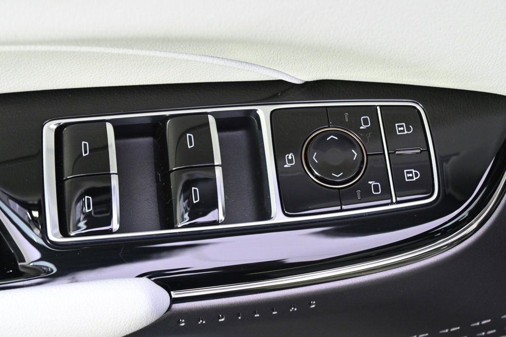 2025 Cadillac Lyriq Luxury photo 21