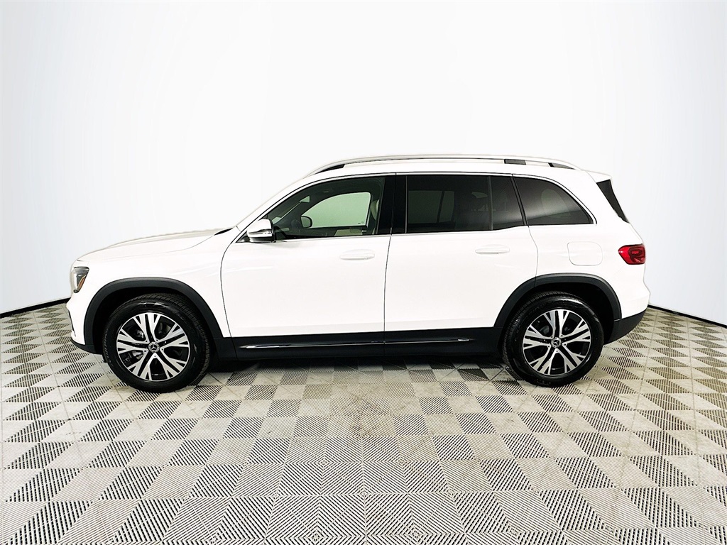 2026 Mercedes Benz GLB 250 photo 4