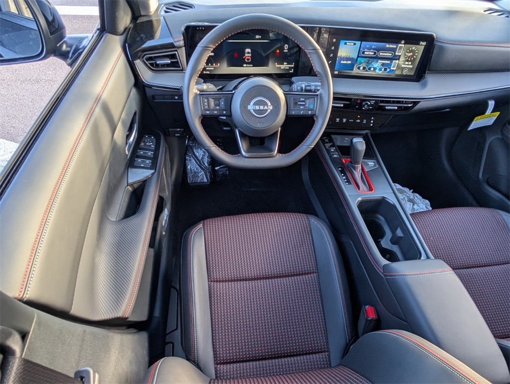 2025 Nissan Kicks SR photo 8
