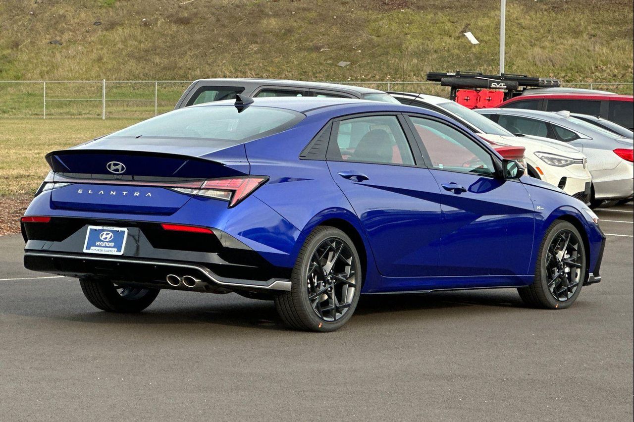 2025 Hyundai Elantra N Line photo 3