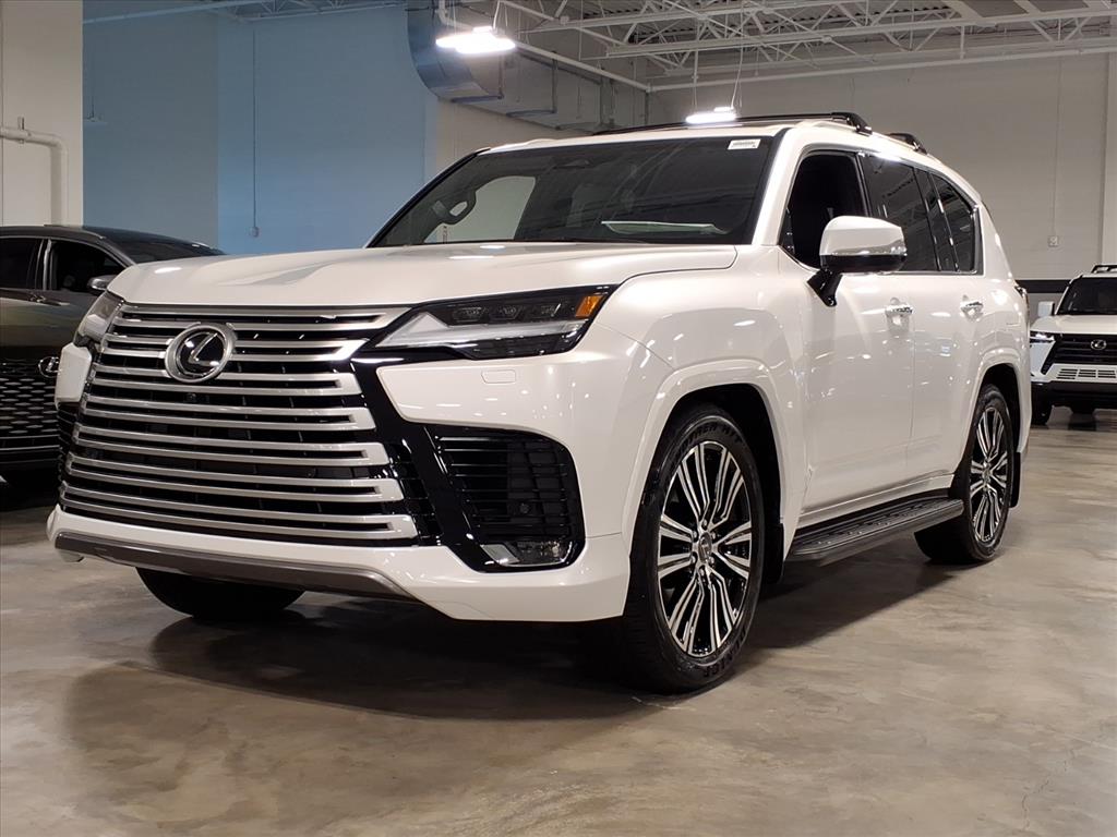 2025 Lexus LX 600 Luxury photo 3