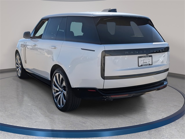 2025 Land Rover Range Rover SE photo 2