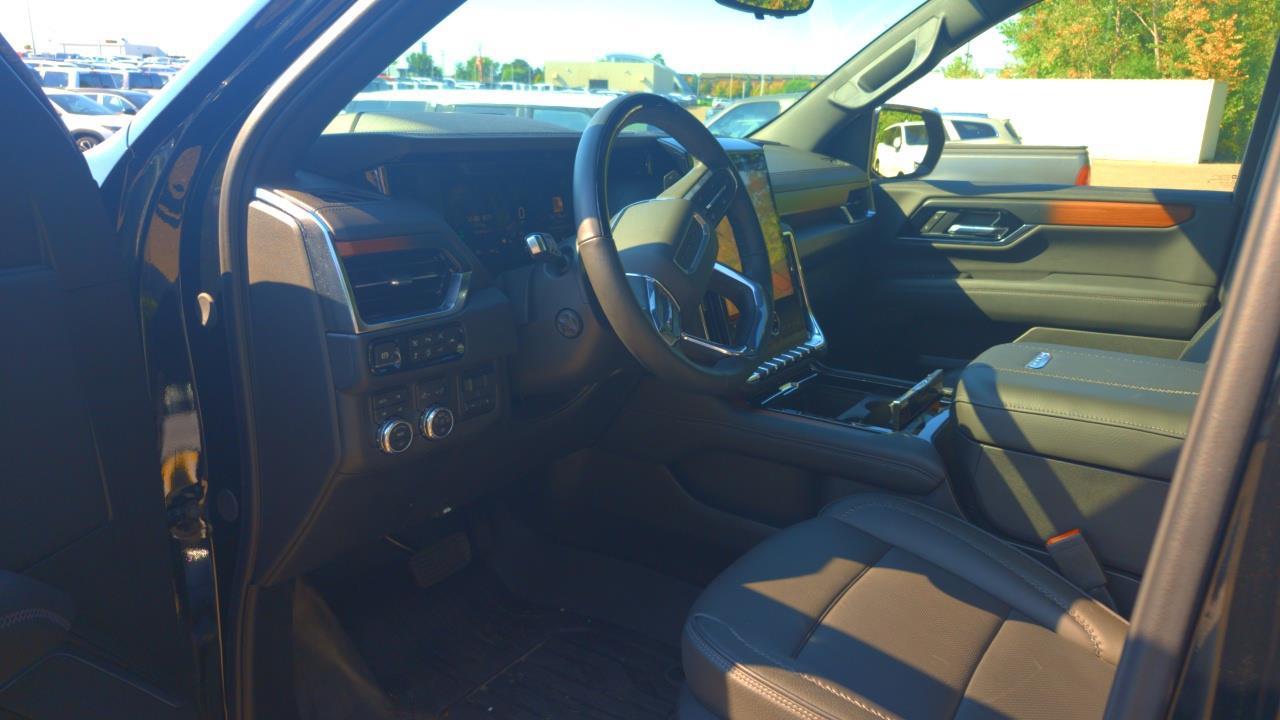 2025 Gmc Yukon Denali photo 3