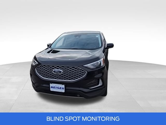2023 Ford Edge SEL photo 3