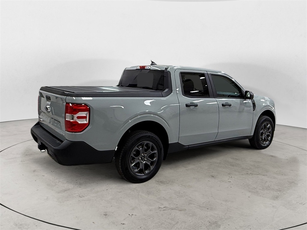 2024 Ford Maverick XLT photo 2