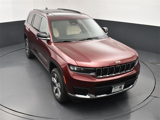 2025 Jeep Grand Cherokee Limited photo 11