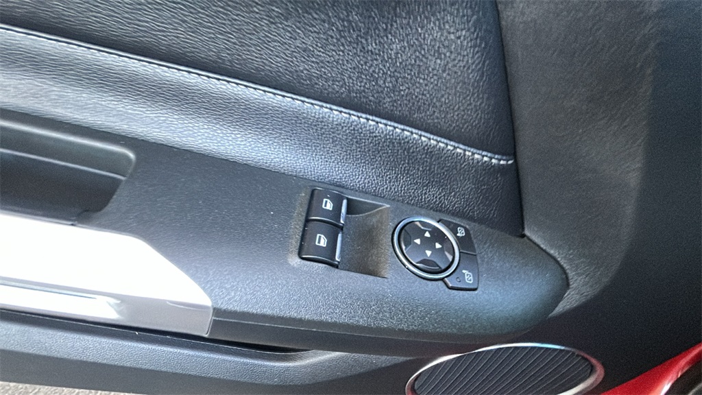 2016 Ford Mustang EcoBoost Premium photo 9