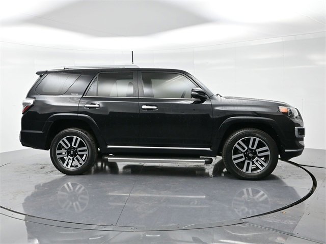 2018 Toyota 4Runner SR5 photo 8